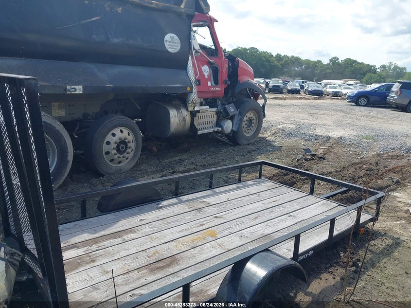 2023 Utility trailer mfg Other VIN 4YMBU1013PG055343 IAAI salvage auction — SIDE, Bos Undocumented Trailer (South Carolina), sold $400 on 2026-07-07 (photo 5)