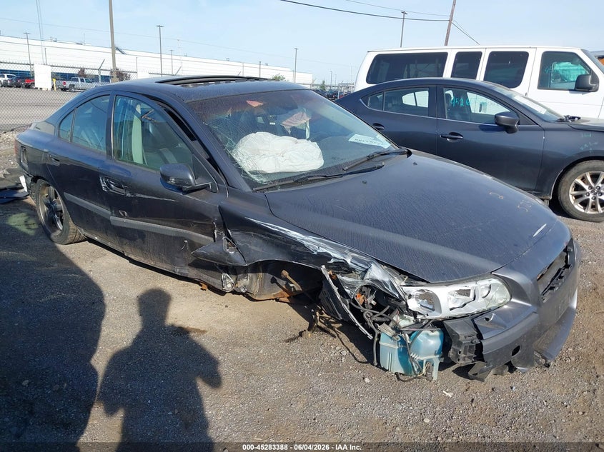 2004 Volvo S60 VIN YV1RH52Y842418505 IAAI salvage auction — RIGHT FRONT, Mv-907A (New York), sold $300 on 2026-07-29 (photo 1)