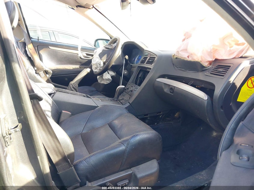 2004 Volvo S60 VIN YV1RH52Y842418505 IAAI salvage auction — RIGHT FRONT, Mv-907A (New York), sold $300 on 2026-07-29 (photo 5)