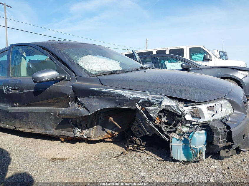 2004 Volvo S60 VIN YV1RH52Y842418505 IAAI salvage auction — RIGHT FRONT, Mv-907A (New York), sold $300 on 2026-07-29 (photo 6)
