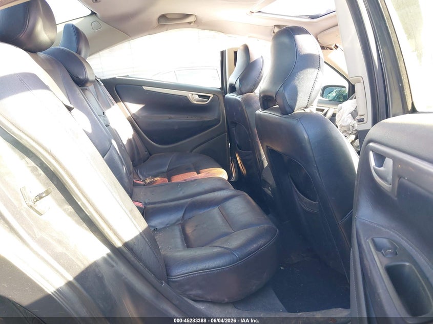 2004 Volvo S60 VIN YV1RH52Y842418505 IAAI salvage auction — RIGHT FRONT, Mv-907A (New York), sold $300 on 2026-07-29 (photo 8)