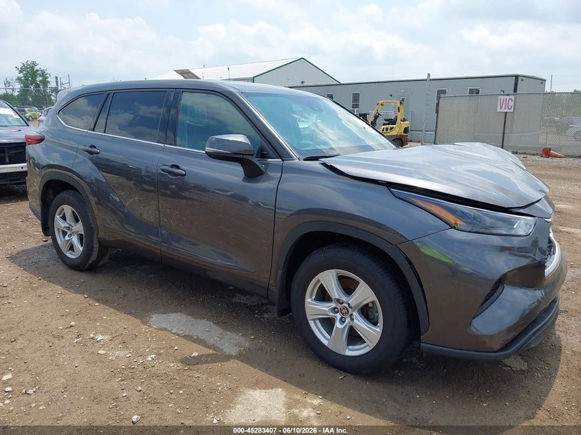 2022 Toyota Highlander VIN 5TDCZRAH2NS118874 IAAI salvage auction — FRONT END, Salvage Title, sold $9,400 on 2026-07-23 (photo 1)