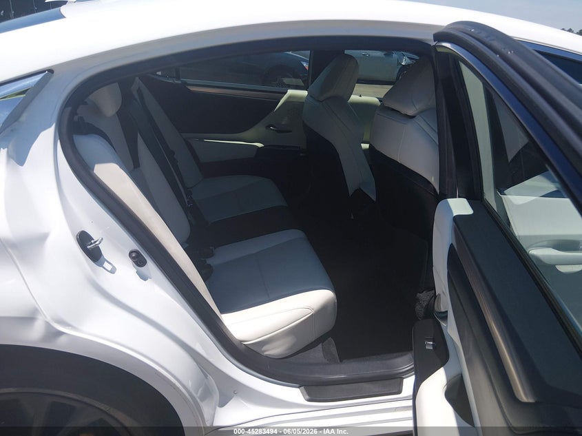 2021 Lexus ES VIN 58AHZ1B18MU094037 IAAI salvage auction — FRONT & REAR, Salvage Title, sold $9,400 on 2026-07-29 (photo 8)
