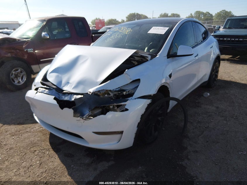 2021 Tesla Model y VIN 5YJYGDEE5MF208246 IAAI salvage auction — FRONT END, Salvage Title, sold $10,400 on 2026-07-29 (photo 2)