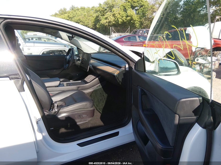 2021 Tesla Model y VIN 5YJYGDEE5MF208246 IAAI salvage auction — FRONT END, Salvage Title, sold $10,400 on 2026-07-29 (photo 5)