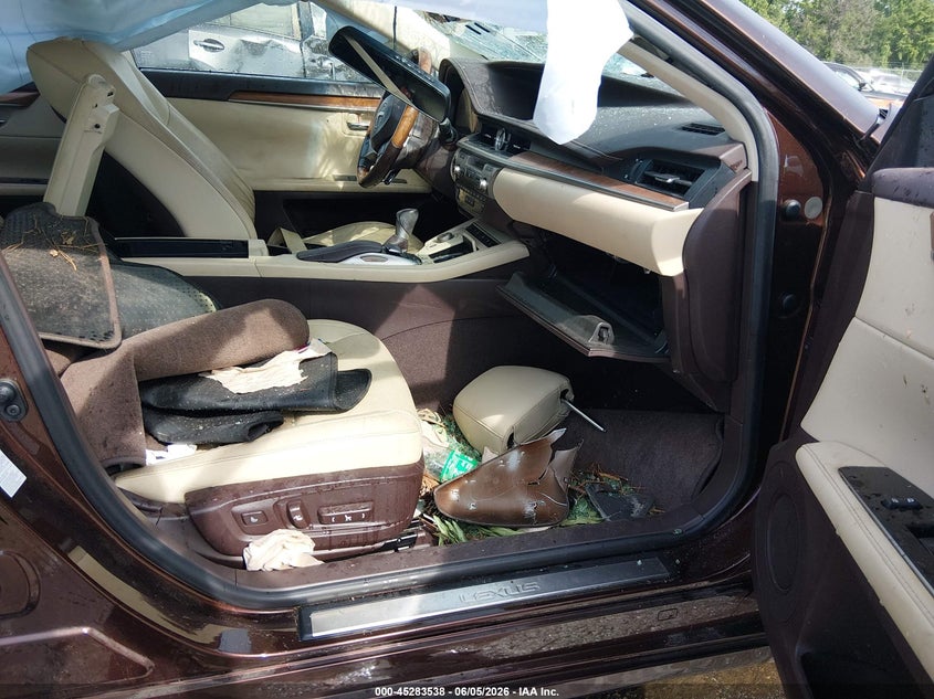 2016 Lexus ES VIN JTHBK1GG0G2213152 IAAI salvage auction — ROLLOVER, Salvage Title, sold $1,650 on 2026-07-10 (photo 5)
