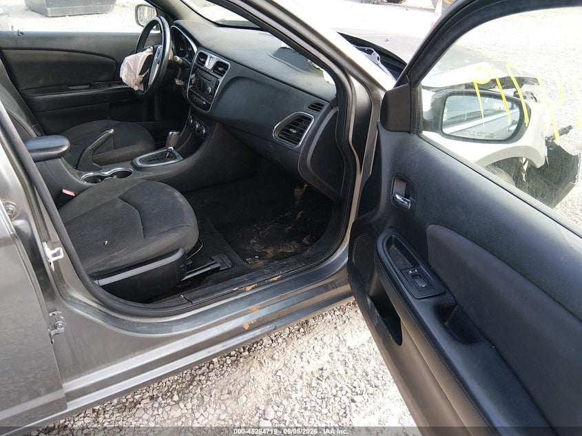 2013 Chrysler 200 VIN 1C3CCBBB7DN602227 IAAI salvage auction — FRONT END, Salvage Title, sold $200 on 2026-07-12 (photo 5)