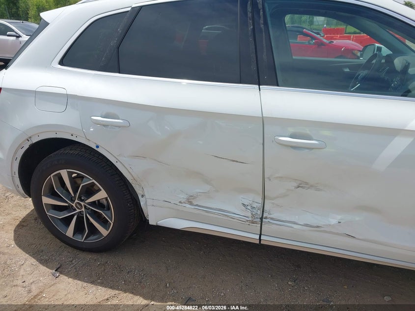 2022 Audi Q5 VIN WA1GAAFY9N2061819 IAAI salvage auction — RIGHT SIDE, Salvage (Illinois), sold $13,350 on 2026-07-08 (photo 6)