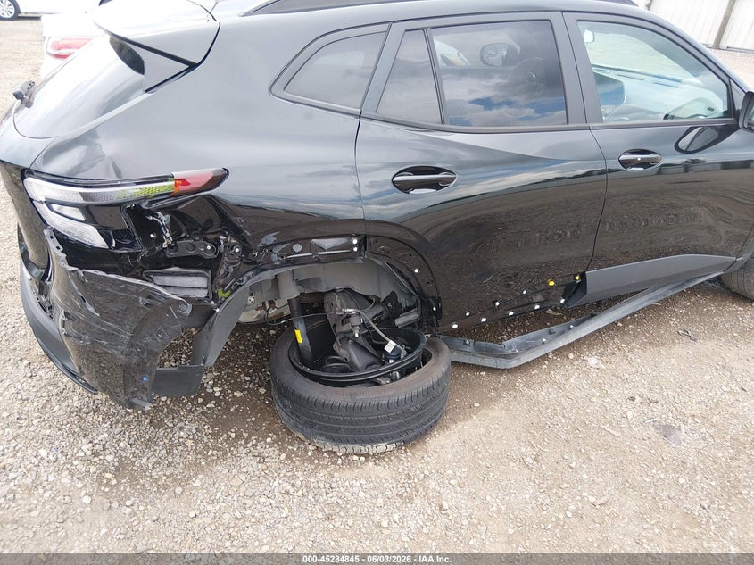 2025 Chevrolet Trax VIN KL77LJEP7SC047817 IAAI salvage auction — RIGHT SIDE, Salvage Title, sold $6,900 on 2026-07-22 (photo 6)