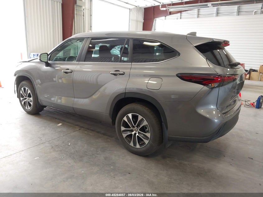 2025 Toyota Highlander VIN 5TDKDRBH3SS593602 IAAI salvage auction — FRONT END, Salvage Title, sold $19,500 on 2026-07-15 (photo 3)