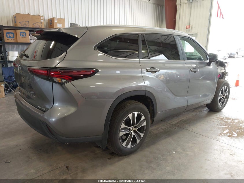 2025 Toyota Highlander VIN 5TDKDRBH3SS593602 IAAI salvage auction — FRONT END, Salvage Title, sold $19,500 on 2026-07-15 (photo 4)