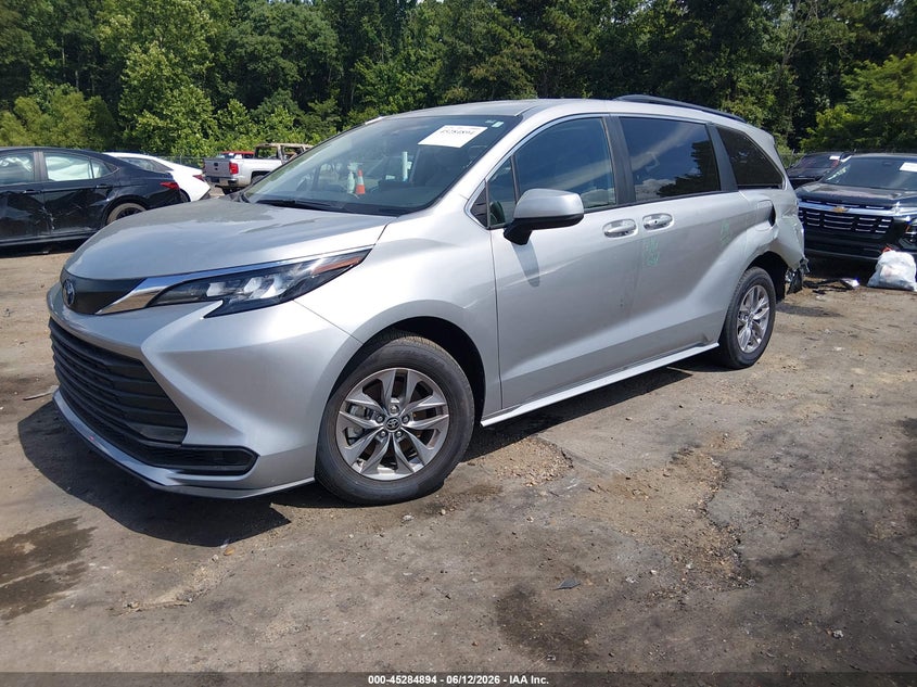 2025 Toyota Sienna VIN 5TDKRKEC6SS274140 IAAI salvage auction — SIDE, Salvage Title, sold $14,000 on 2026-07-25 (photo 2)