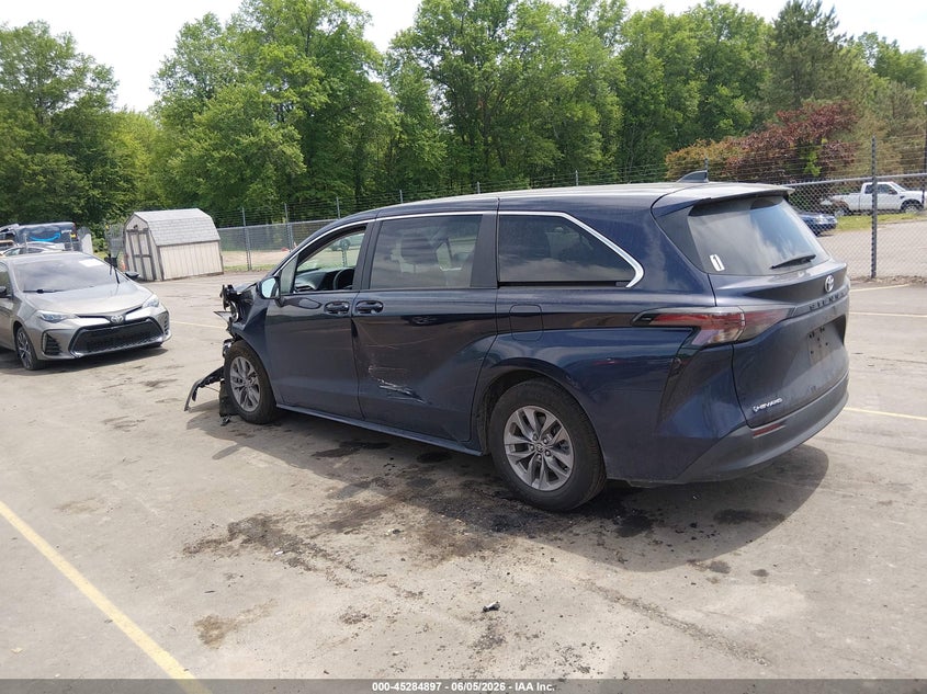 2025 Toyota Sienna VIN 5TDKSKFC7SS189309 IAAI salvage auction — LEFT FRONT, Salvage (Connecticut), sold $17,350 on 2026-07-30 (photo 3)