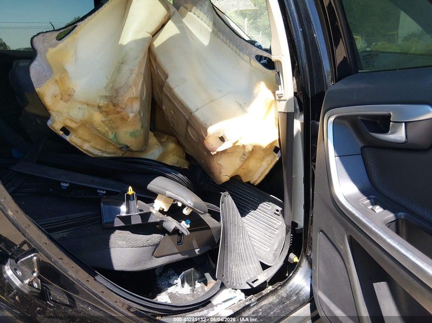 2011 Volvo Xc60 VIN YV4940DZ9B2190874 IAAI salvage auction — FRESH WATER, Clear (Massachusetts), sold $100 on 2026-07-14 (photo 8)