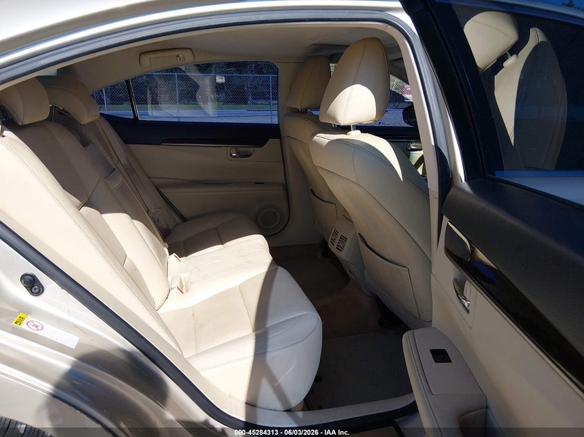 2015 Lexus ES VIN JTHBK1GG1F2201039 IAAI salvage auction — REAR END, Salvage Title, sold $3,750 on 2026-07-29 (photo 8)