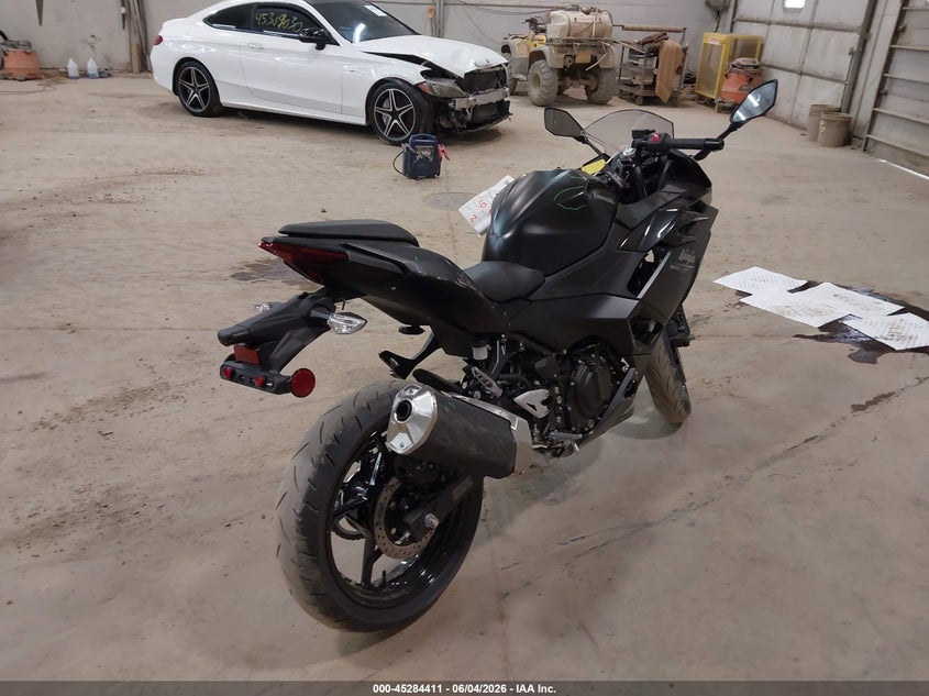2026 Kawasaki Ninja VIN ML5EXGH11TDA89756 IAAI salvage auction — RIGHT SIDE, Salvage Title, sold $2,200 on 2026-07-15 (photo 4)
