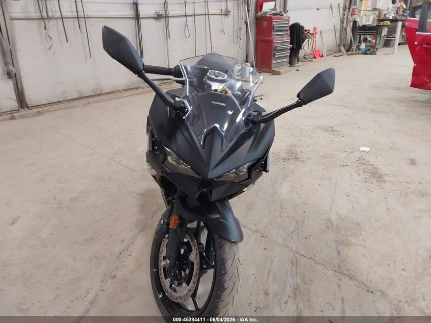 2026 Kawasaki Ninja VIN ML5EXGH11TDA89756 IAAI salvage auction — RIGHT SIDE, Salvage Title, sold $2,200 on 2026-07-15 (photo 5)