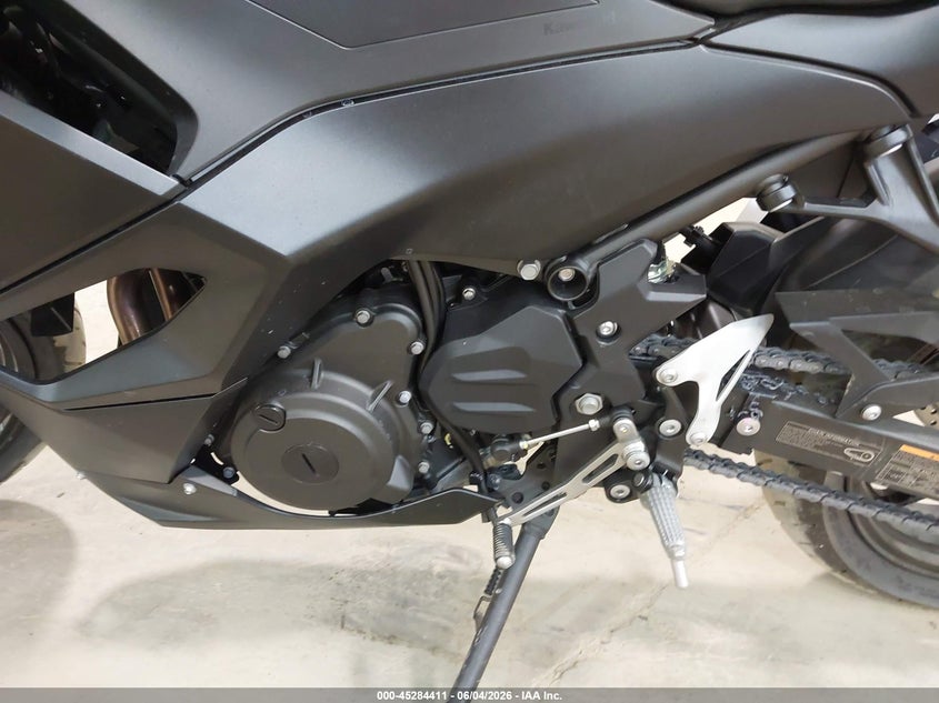 2026 Kawasaki Ninja VIN ML5EXGH11TDA89756 IAAI salvage auction — RIGHT SIDE, Salvage Title, sold $2,200 on 2026-07-15 (photo 9)