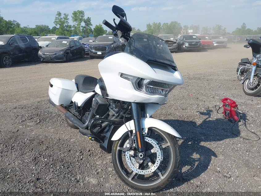 2024 Harley-davidson Road glide VIN 1HD1KH71XRB643743 IAAI salvage auction — SIDE, Salvage Title, sold $12,550 on 2026-07-14 (photo 1)