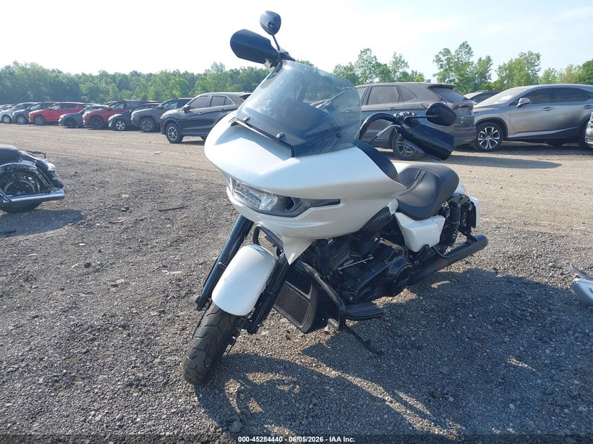 2024 Harley-davidson Road glide VIN 1HD1KH71XRB643743 IAAI salvage auction — SIDE, Salvage Title, sold $12,550 on 2026-07-14 (photo 2)