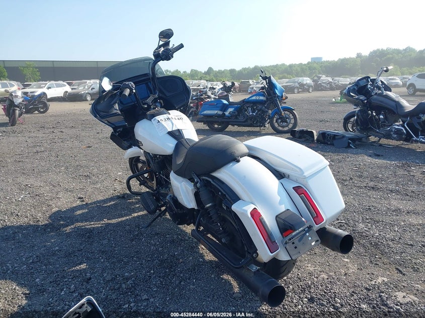 2024 Harley-davidson Road glide VIN 1HD1KH71XRB643743 IAAI salvage auction — SIDE, Salvage Title, sold $12,550 on 2026-07-14 (photo 3)