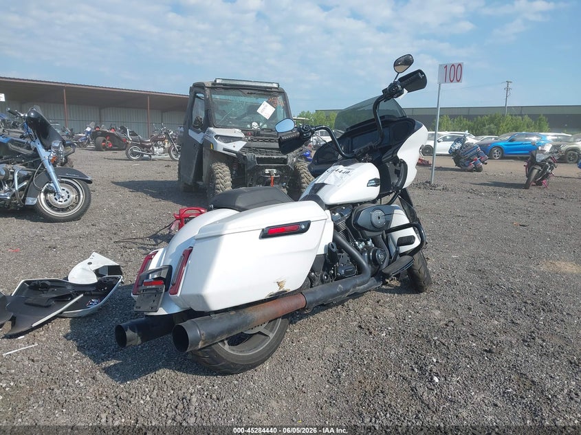 2024 Harley-davidson Road glide VIN 1HD1KH71XRB643743 IAAI salvage auction — SIDE, Salvage Title, sold $12,550 on 2026-07-14 (photo 4)