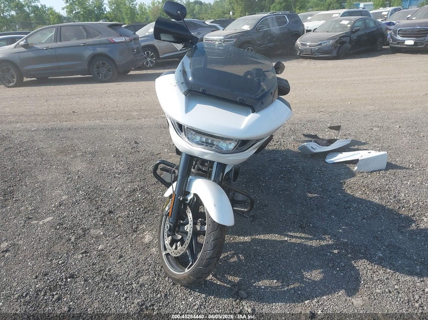 2024 Harley-davidson Road glide VIN 1HD1KH71XRB643743 IAAI salvage auction — SIDE, Salvage Title, sold $12,550 on 2026-07-14 (photo 5)