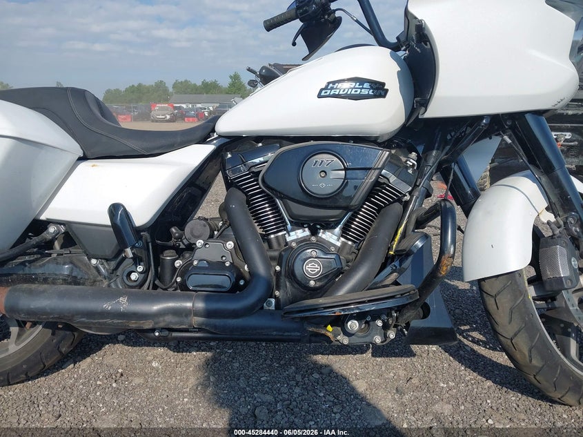 2024 Harley-davidson Road glide VIN 1HD1KH71XRB643743 IAAI salvage auction — SIDE, Salvage Title, sold $12,550 on 2026-07-14 (photo 8)