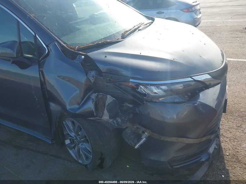2025 Toyota Sienna VIN 5TDYRKEC8SS251551 IAAI salvage auction — RIGHT FRONT, Regular (South Dakota), sold $15,600 on 2026-07-30 (photo 6)