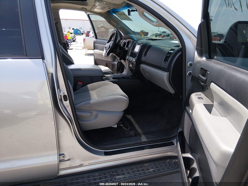 2017 Toyota Sequoia VIN 5TDBY5G16HS148000 IAAI salvage auction — REAR END, Salvage Title, sold $6,300 on 2026-07-23 (photo 5)