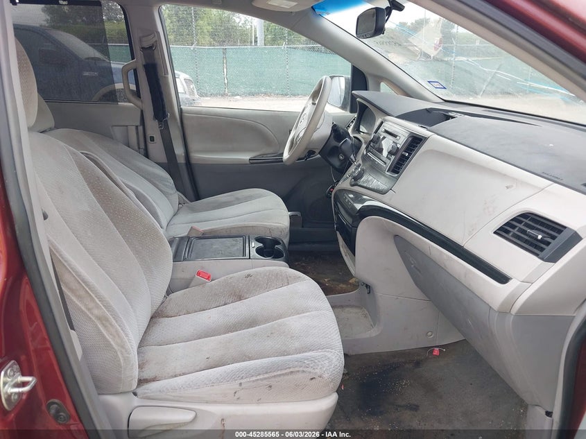 2014 Toyota Sienna VIN 5TDKK3DC7ES467333 IAAI salvage auction — WATER/FLOOD, Salvage Title, sold $1,150 on 2026-07-29 (photo 5)