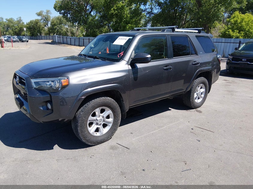 2020 Toyota 4runner VIN JTEBU5JR5L5816258 IAAI salvage auction — SIDE, Salvage Title, sold $8,900 on 2026-07-30 (photo 2)