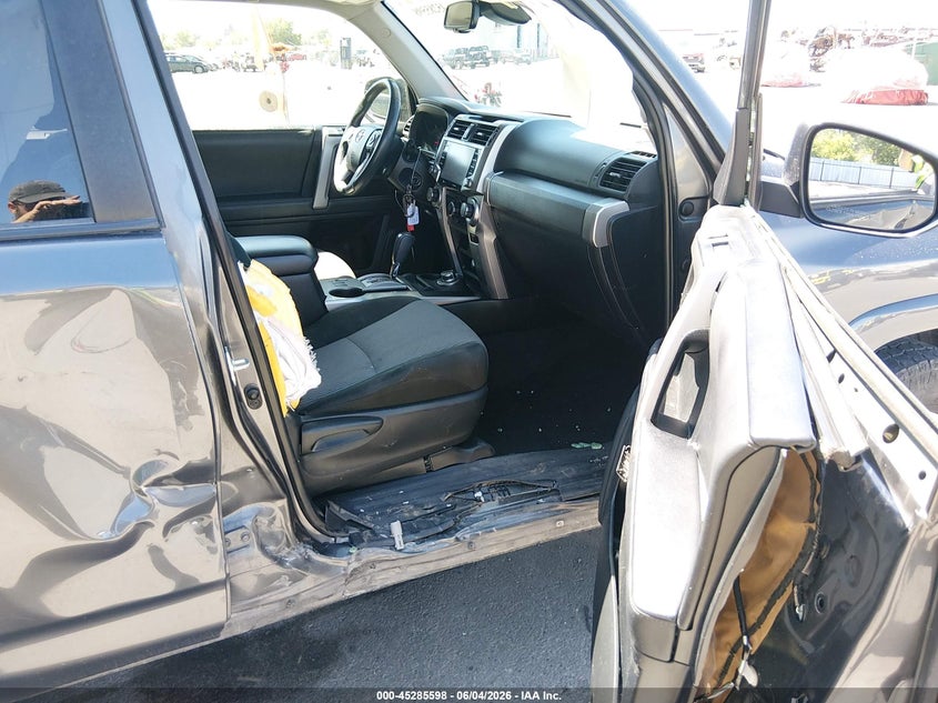 2020 Toyota 4runner VIN JTEBU5JR5L5816258 IAAI salvage auction — SIDE, Salvage Title, sold $8,900 on 2026-07-30 (photo 5)