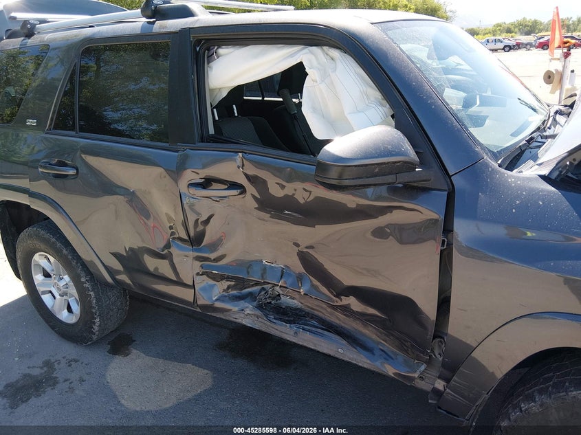 2020 Toyota 4runner VIN JTEBU5JR5L5816258 IAAI salvage auction — SIDE, Salvage Title, sold $8,900 on 2026-07-30 (photo 6)