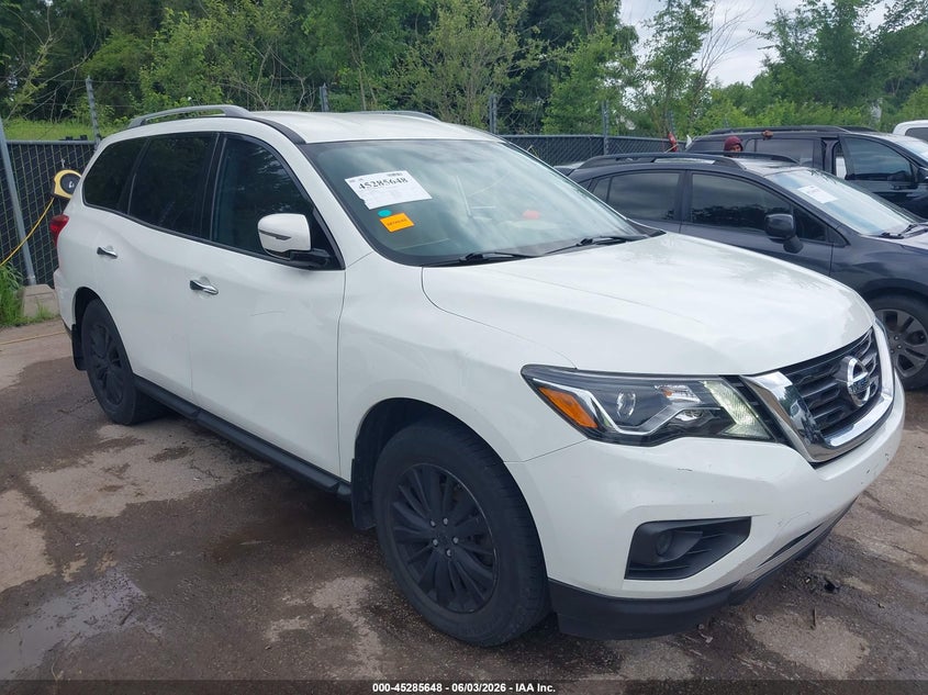 2017 Nissan Pathfinder VIN 5N1DR2MM7HC644830 IAAI salvage auction — LEFT FRONT, Salvage Title, sold $1,400 on 2026-08-23 (photo 1)