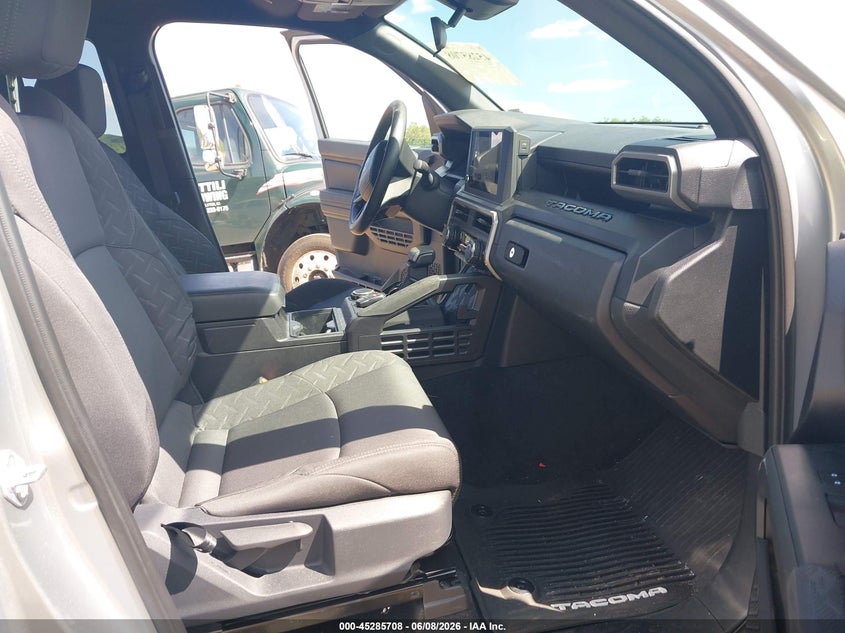 2025 Toyota Tacoma VIN 3TYJDAKN9ST022400 IAAI salvage auction — RIGHT FRONT, Salvage Title, sold $9,000 on 2026-07-24 (photo 5)