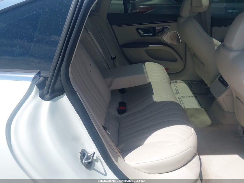 2022 Mercedes-benz Eqs VIN W1KCG2DB1NA003206 IAAI salvage auction — UNKNOWN, Salvage Title, sold $19,300 on 2026-07-09 (photo 8)