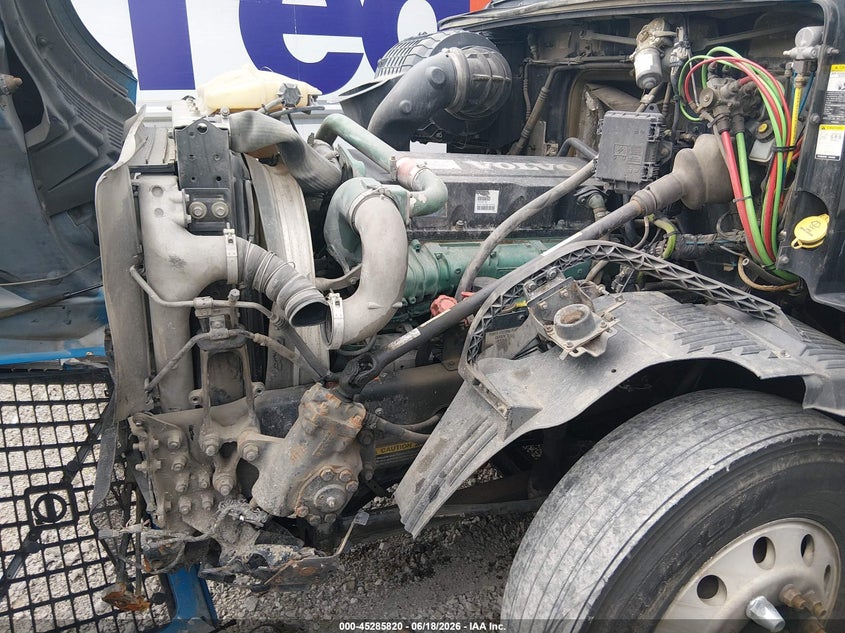 2014 Volvo VIN 4V4NC9EJXEN173185 IAAI salvage auction — FRONT END, Salvage Title, sold $225 on 2026-08-19 (photo 9)