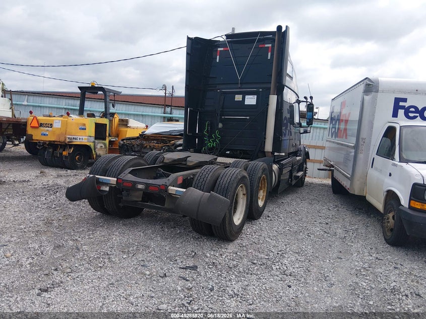 2014 Volvo VIN 4V4NC9EJXEN173185 IAAI salvage auction — FRONT END, Salvage Title, sold $225 on 2026-08-19 (photo 4)