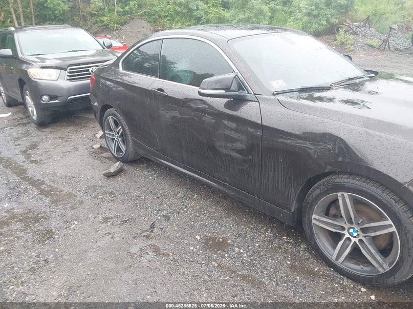 2017 BMW 2er VIN WBA2F9C39HV635893 IAAI salvage auction — FRAME DAMAGE, Salvage (Massachusetts), sold $3,400 on 2026-07-28 (photo 6)