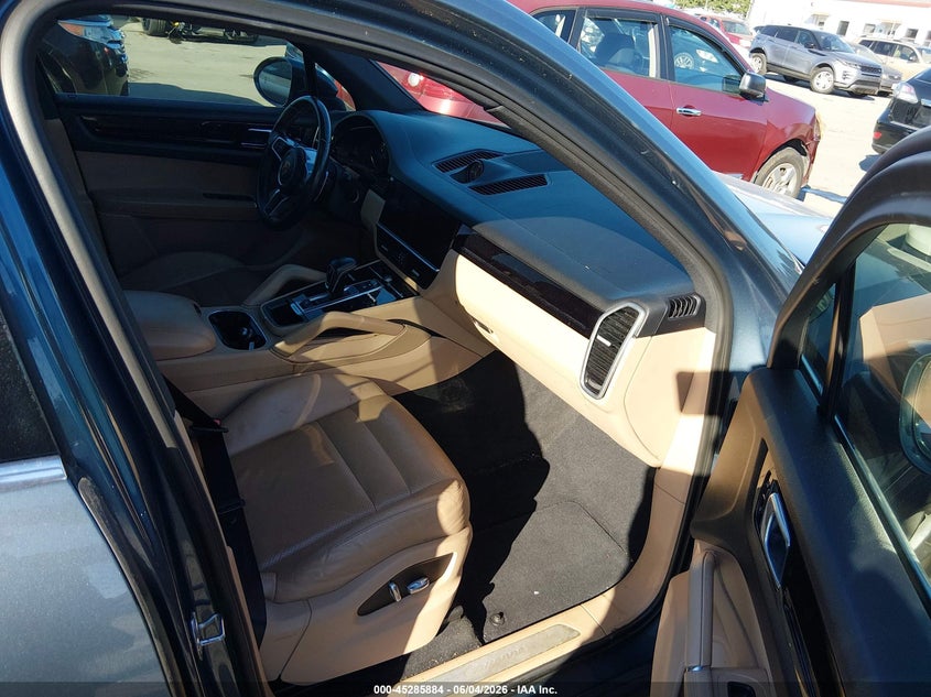2019 Porsche Cayenne VIN WP1AA2AY1KDA00679 IAAI salvage auction — THEFT, Salvage Title, sold $14,100 on 2026-07-06 (photo 5)