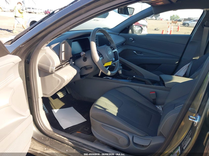 2025 Hyundai Elantra VIN KMHLM4DG1SU034830 IAAI salvage auction — RIGHT SIDE, Salvage Title, sold $6,950 on 2026-07-14 (photo 5)