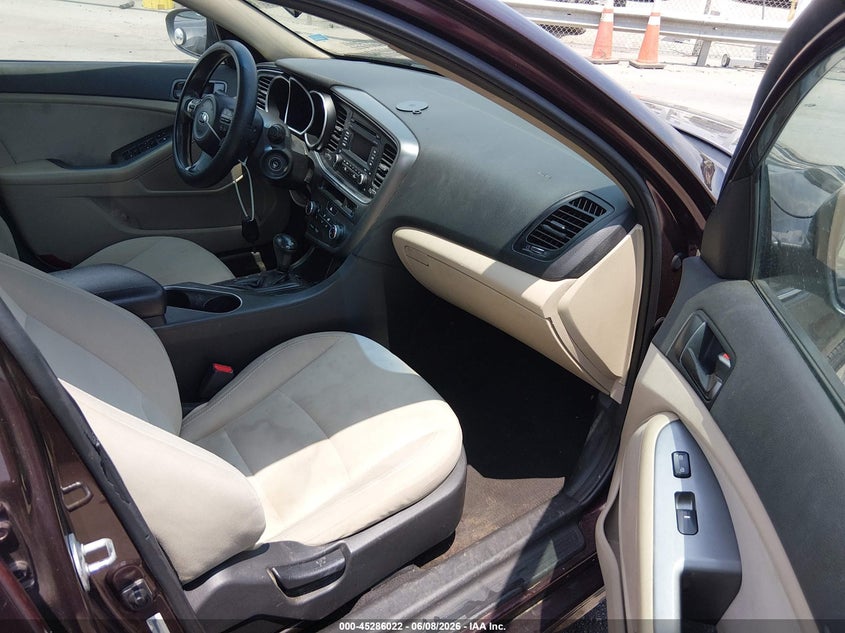 2014 Kia Optima VIN 5XXGM4A70EG316011 IAAI salvage auction — LEFT SIDE, Salvage Title, sold $550 on 2026-07-06 (photo 5)