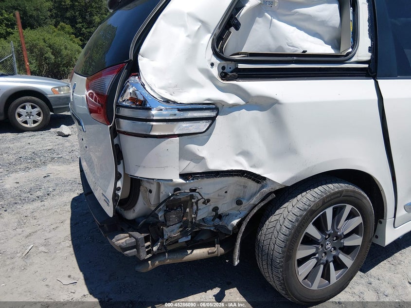 2020 Toyota Sienna VIN 5TDDZ3DC7LS233081 IAAI salvage auction — RIGHT REAR, Salvage Title, sold $12,000 on 2026-07-07 (photo 6)