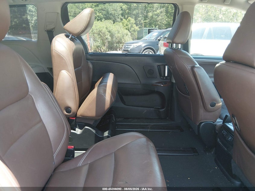 2020 Toyota Sienna VIN 5TDDZ3DC7LS233081 IAAI salvage auction — RIGHT REAR, Salvage Title, sold $12,000 on 2026-07-07 (photo 8)