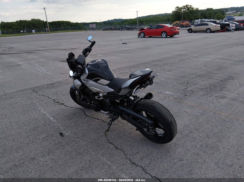 2025 Kawasaki Zr VIN ML5ZRDS10SDA04164 IAAI salvage auction — FRONT END, Salvage (Kansas), sold $2,050 on 2026-07-28 (photo 3)