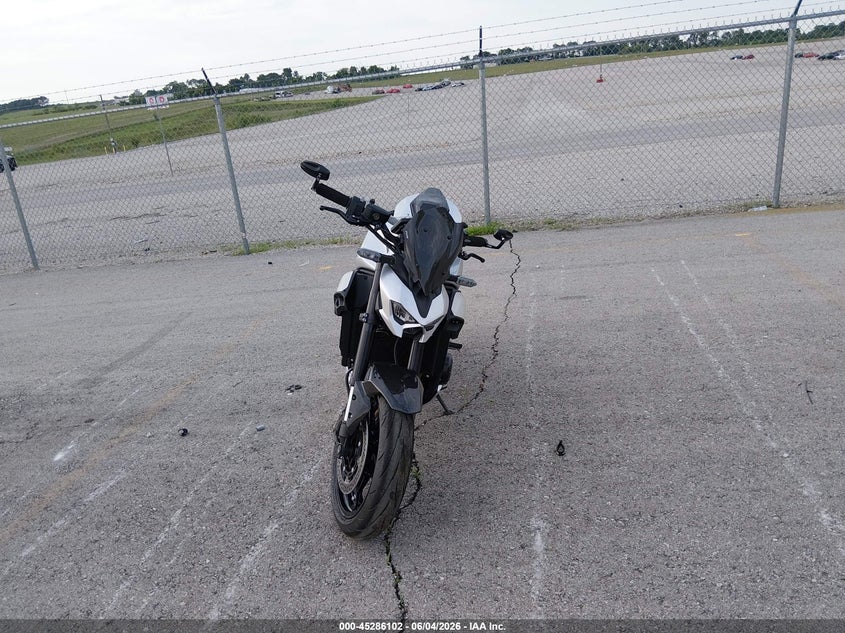 2025 Kawasaki Zr VIN ML5ZRDS10SDA04164 IAAI salvage auction — FRONT END, Salvage (Kansas), sold $2,050 on 2026-07-28 (photo 5)