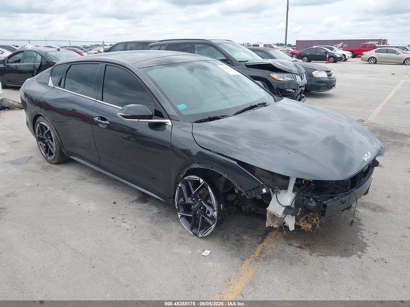 2025 Kia K4 VIN 3KPFW4DE0SE078441 IAAI salvage auction — SIDE, Salvage Title, sold $7,500 on 2026-08-20 (photo 1)