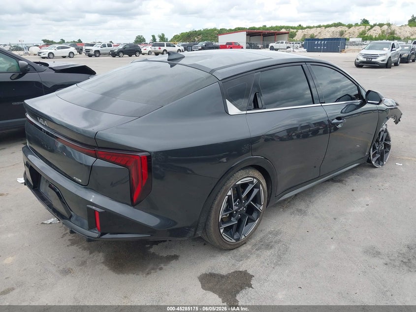 2025 Kia K4 VIN 3KPFW4DE0SE078441 IAAI salvage auction — SIDE, Salvage Title, sold $7,500 on 2026-08-20 (photo 4)