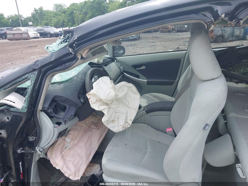 2011 Toyota Prius VIN JTDKN3DU9B5317869 IAAI salvage auction — ROLLOVER, Salvage (Ohio), sold $475 on 2026-07-08 (photo 5)